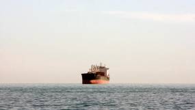 H Shell αναστέλλει επ΄αόριστον όλα τα φορτία από την Ερυθρά Θάλασσα